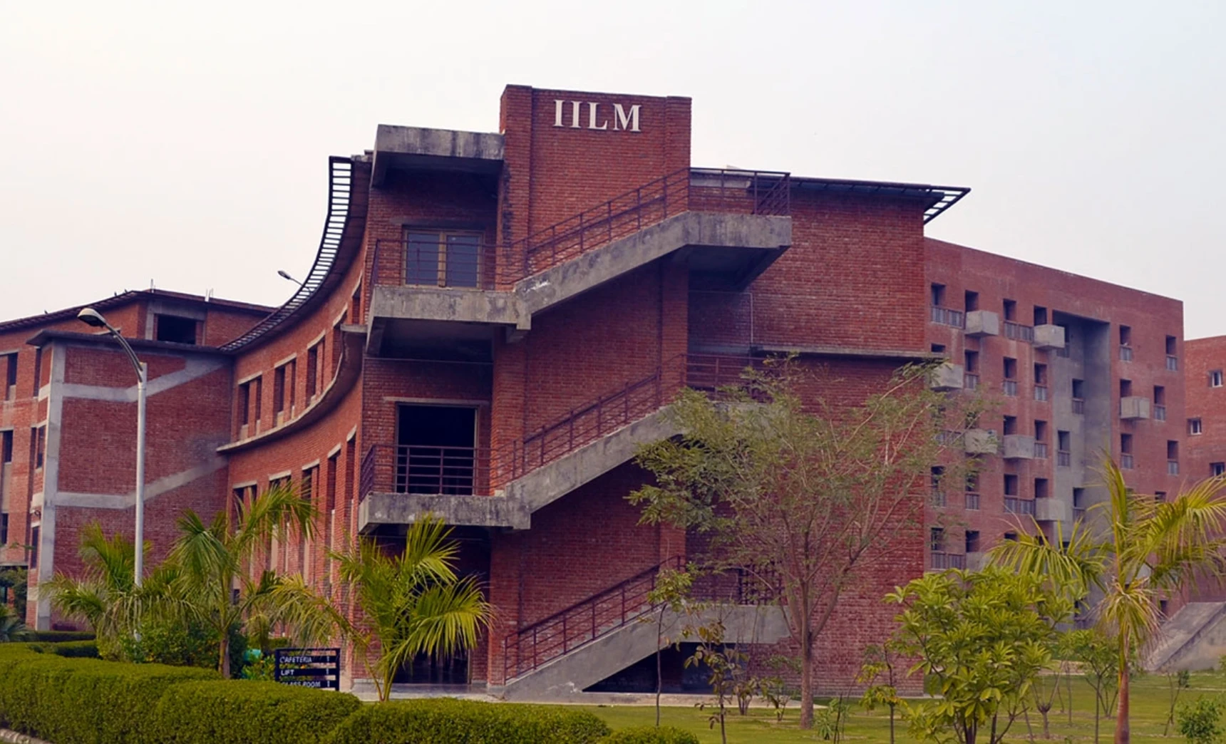 Essential WES Tips for IILM University Graduates Planning to Move Abroad.
