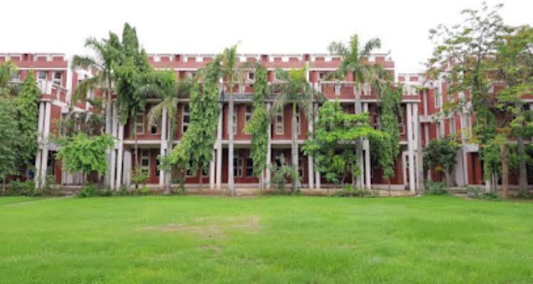 A Complete Guide to WES Evaluation for Sarvajanik University applicants for 2026.